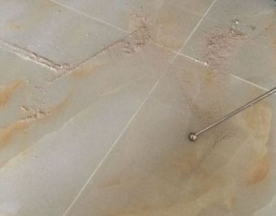 革吉瓷砖空鼓维修公司分享粘合剂选择不当在瓷砖铺贴过程中可能导致以下问题