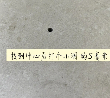 革吉瓷砖空鼓维修公司专业解答在瓷砖铺贴过程中，如果砂料搅拌不均匀，将会带来以下问题